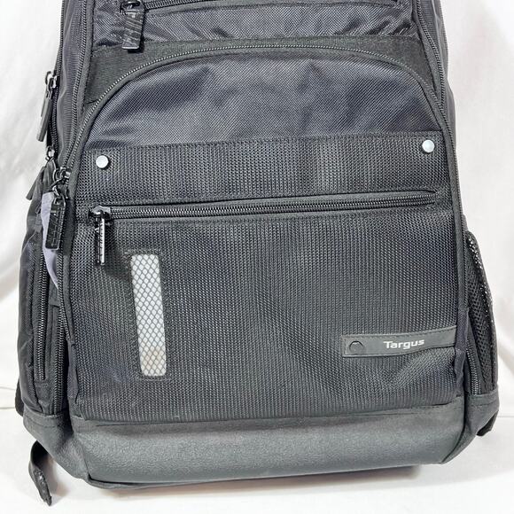 Targus Revolution Checkpoint-Friendly Backpack Safe Port 15.6 inch Used - Picture 8 of 13